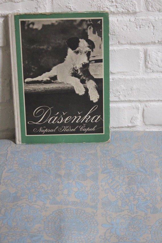 LINNETリネンプリント <br />
ルーマニアのテーブル セージ